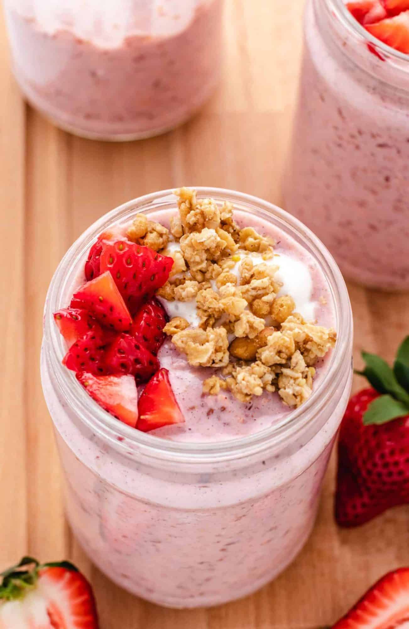 strawberry-overnight-oats-three-little-chickpeas